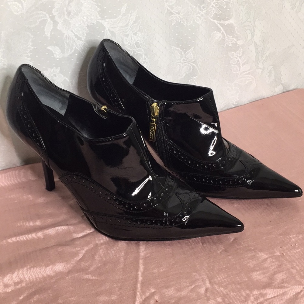 Woman’s Guess heels